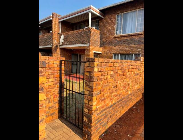 2 BEDROOM APARTMENT FOR SALE IN CLARINA